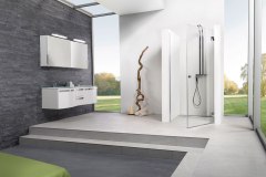 01_Yakara_Badezimmer_weiss_grafit_satiniert_45x90